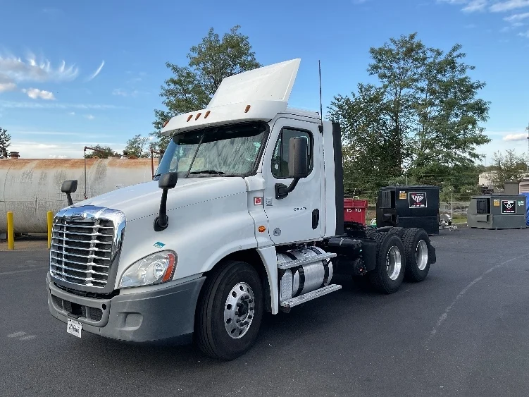 2018 Freightliner Cascadia in Milford, DE — photo 3