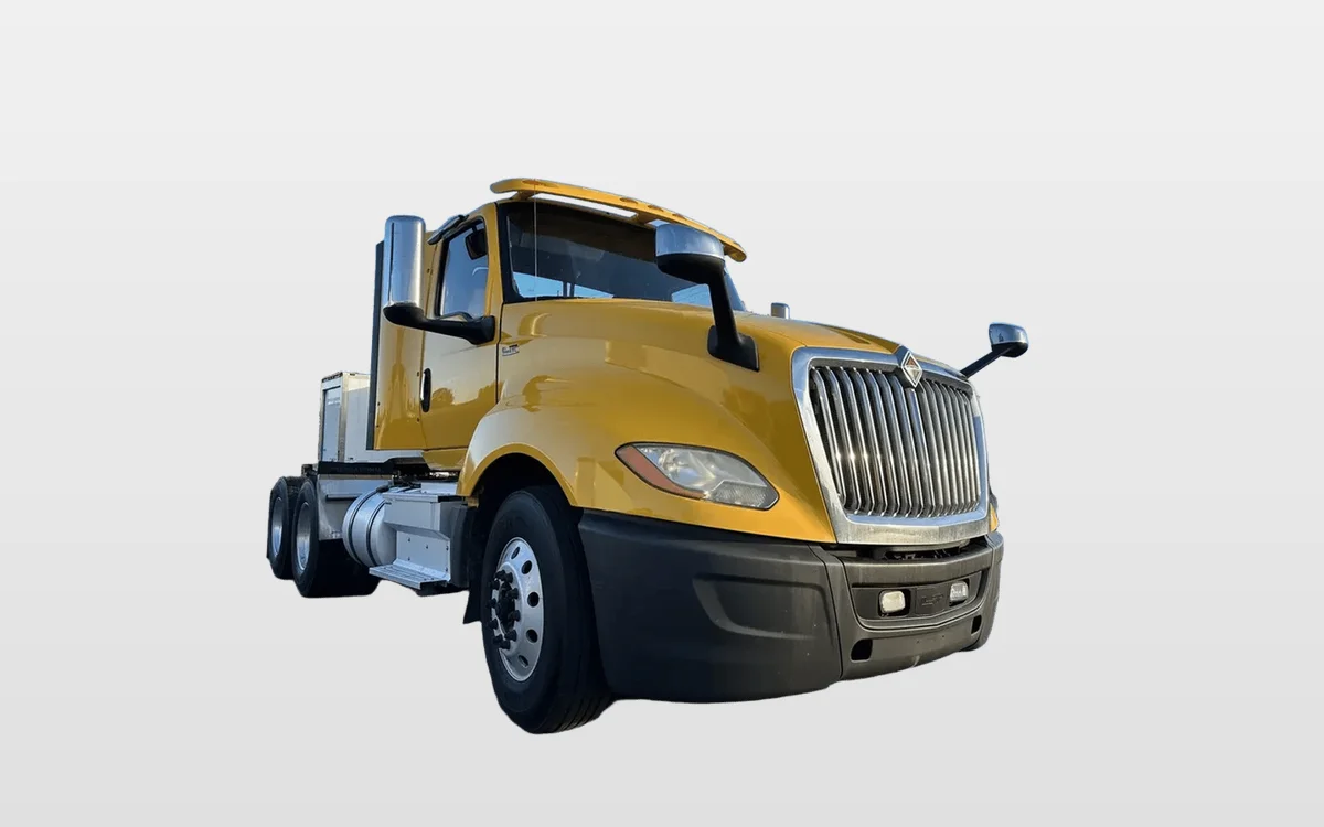 2020 International LT - image 1