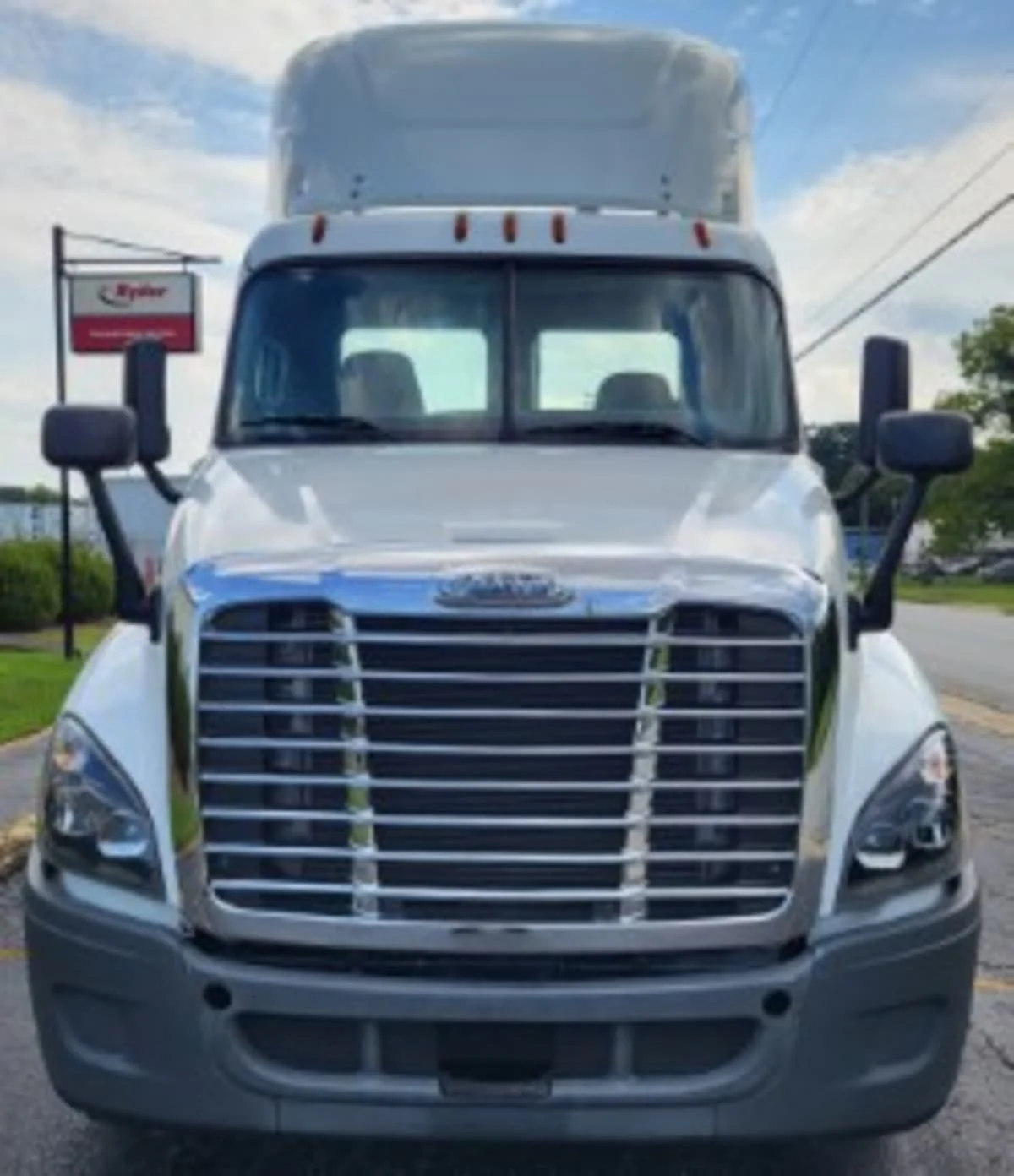 2019 Freightliner Cascadia in Atlanta, GA — photo 2