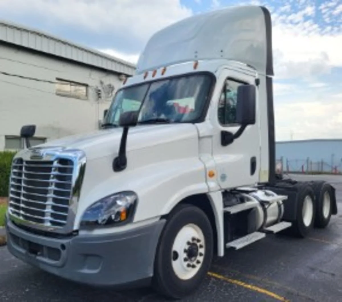 2019 Freightliner Cascadia in Atlanta, GA — photo 3