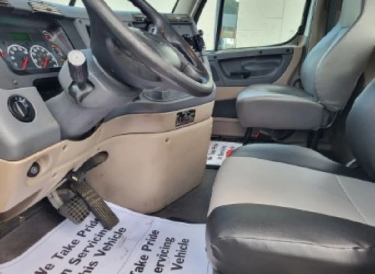 2019 Freightliner Cascadia in Atlanta, GA — photo 7