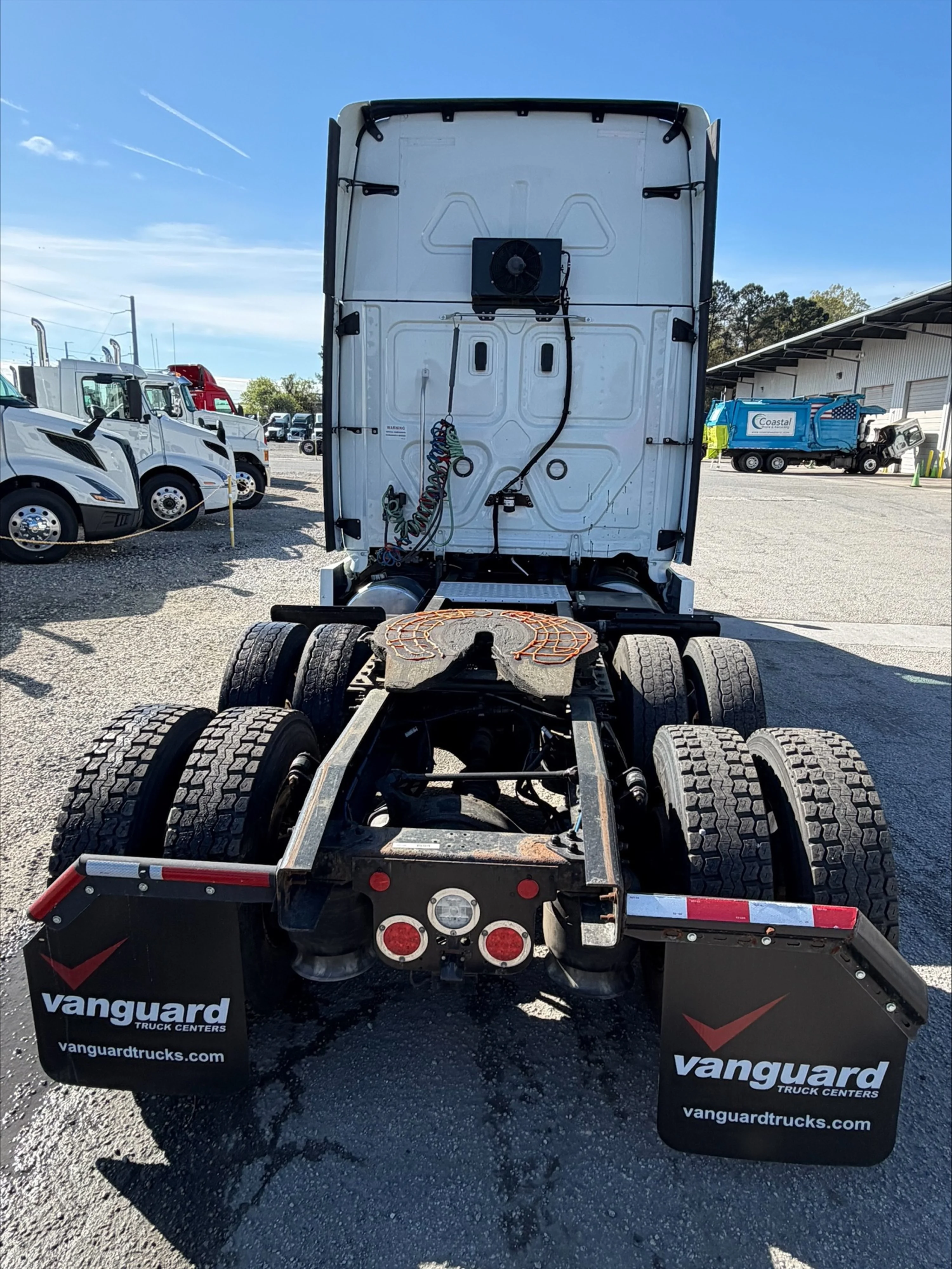 2021 Freightliner Cascadia - image 4