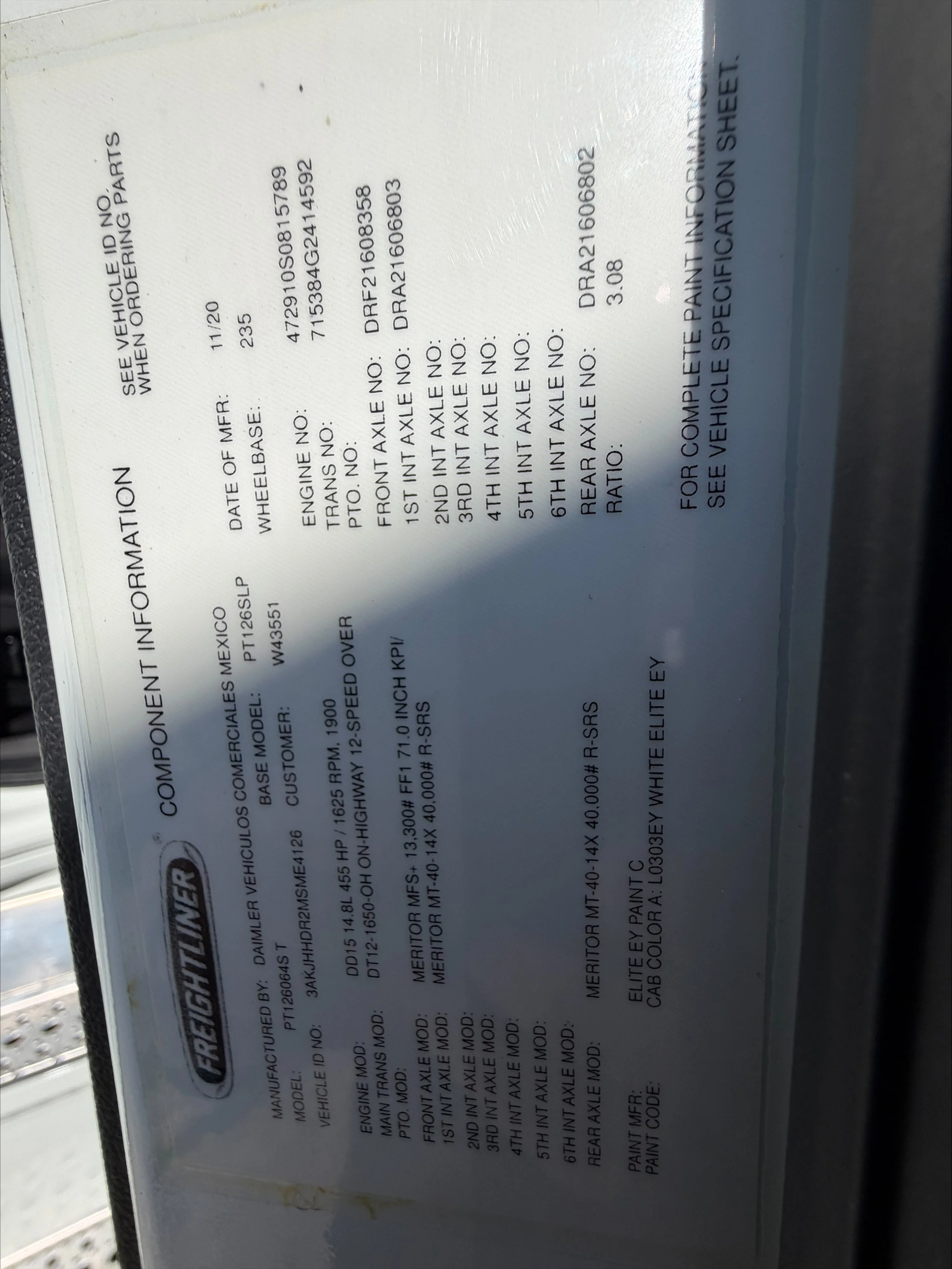 2021 Freightliner Cascadia - image 15