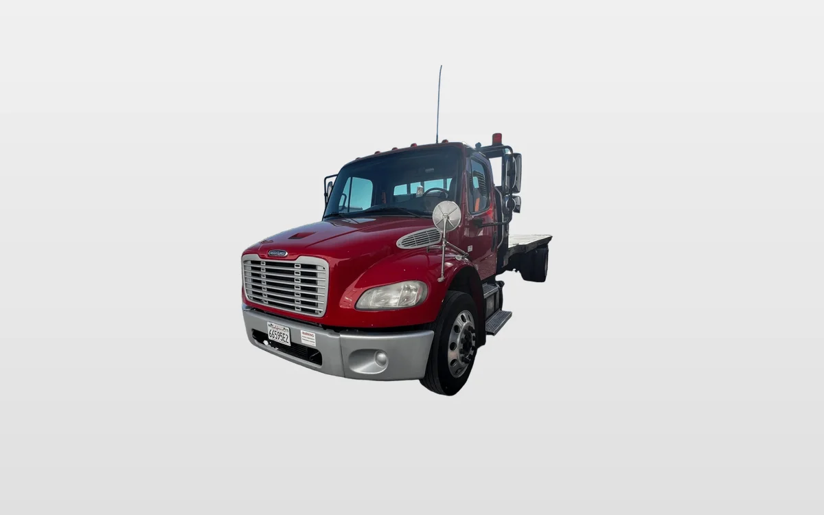 2018 Freightliner M2 106 - image 1