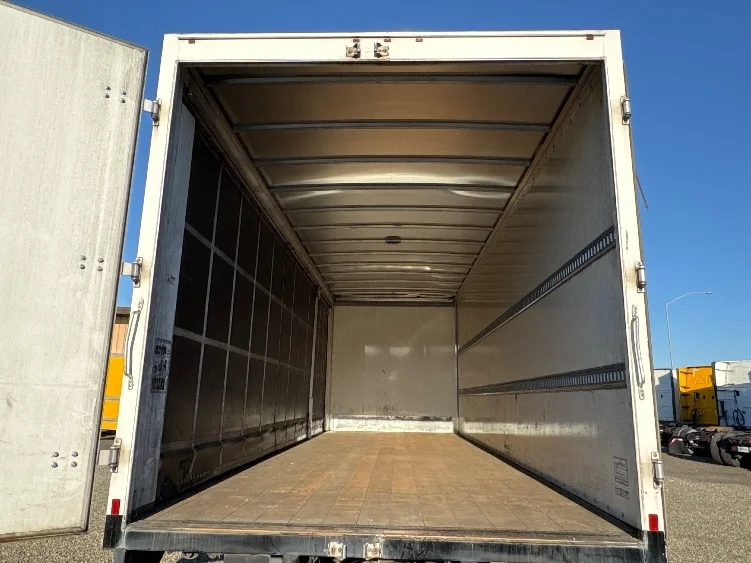 2021 Freightliner M2 106 - image 10