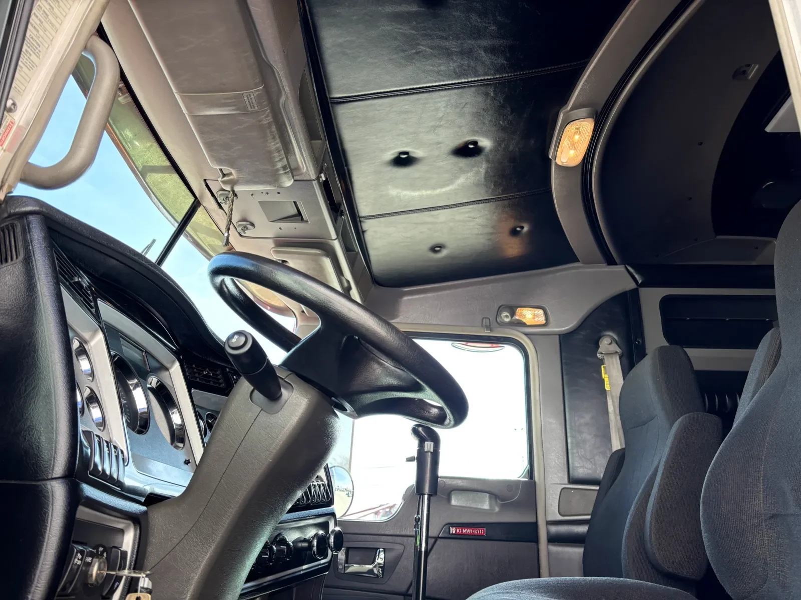 2016 Kenworth T800 in Hutchins, TX — photo 14