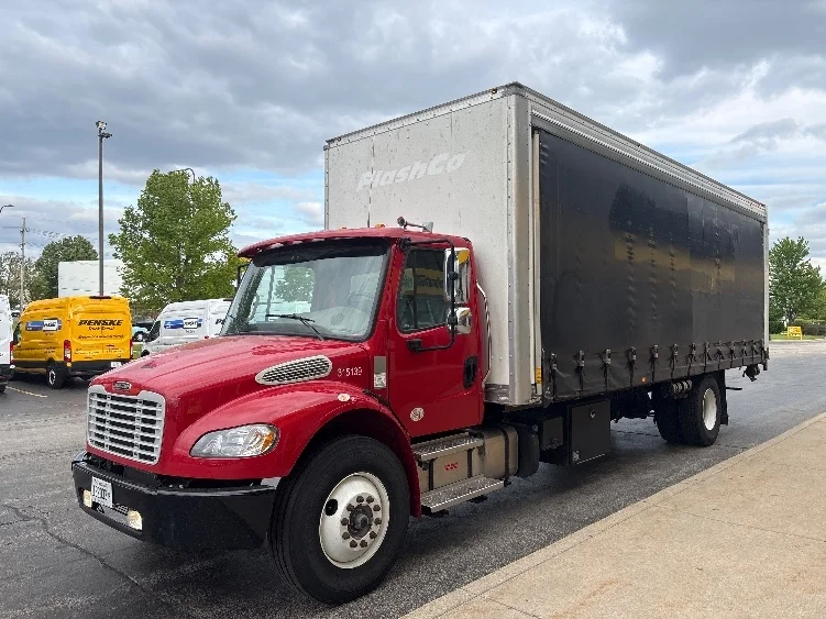 2021 Freightliner eM2 in Chicago (Melrose Park), IL — photo 3