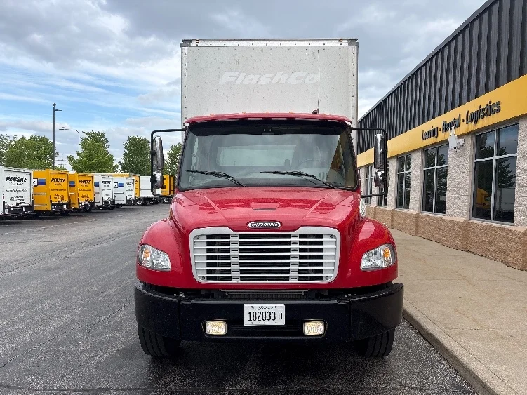 2021 Freightliner eM2 in Chicago (Melrose Park), IL — photo 2