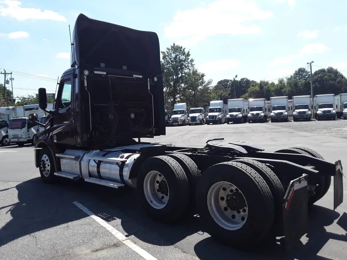 2021 Freightliner Cascadia in Charlotte, NC — photo 6