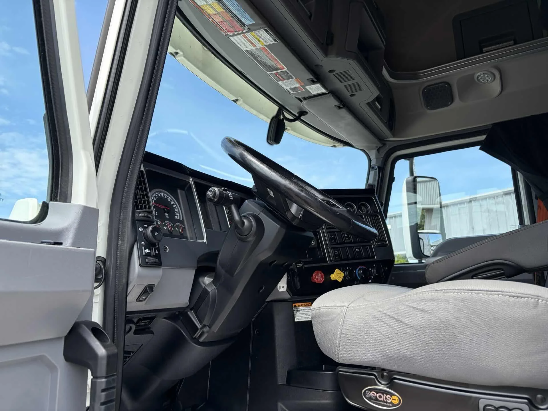 2022 Mack Anthem in Fultondale, AL — photo 10
