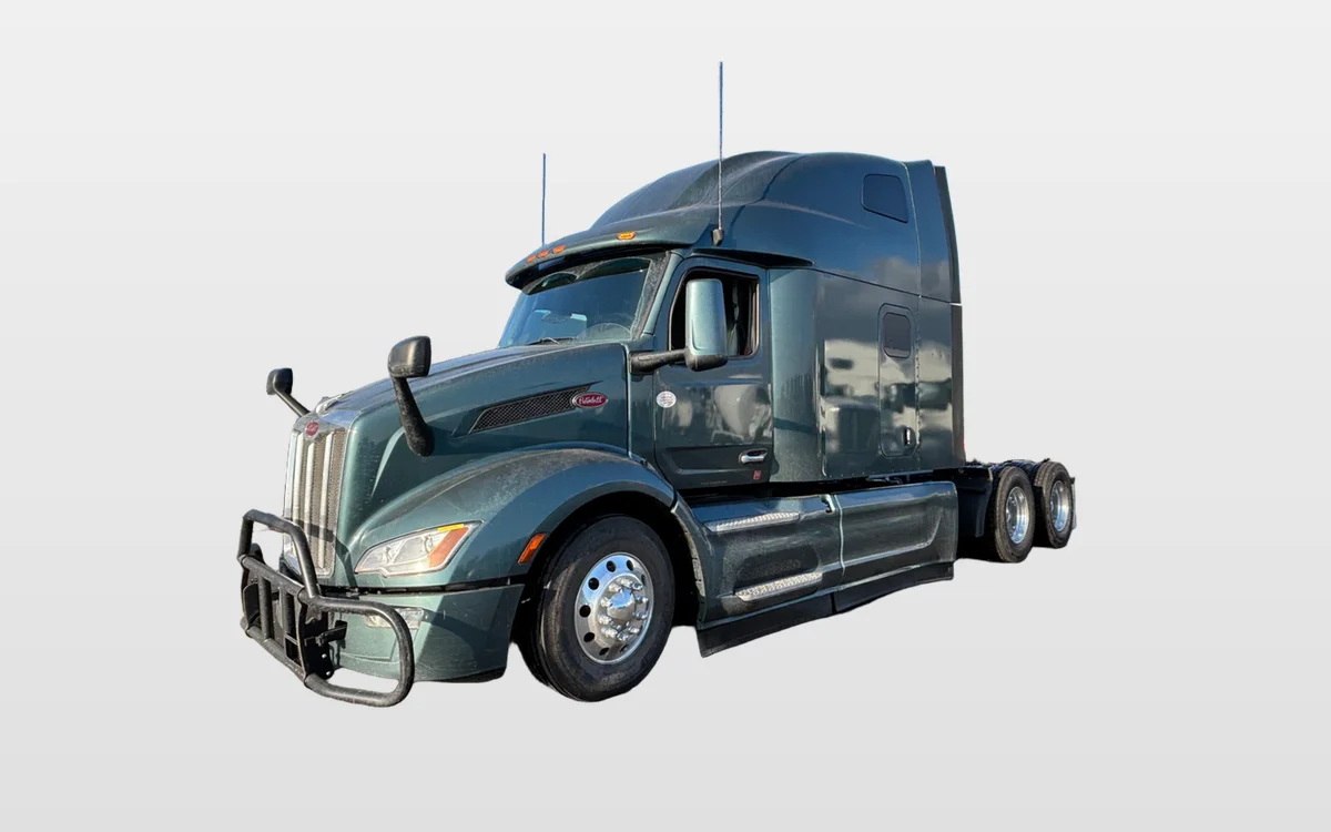2023 PETERBILT 579 - image 1
