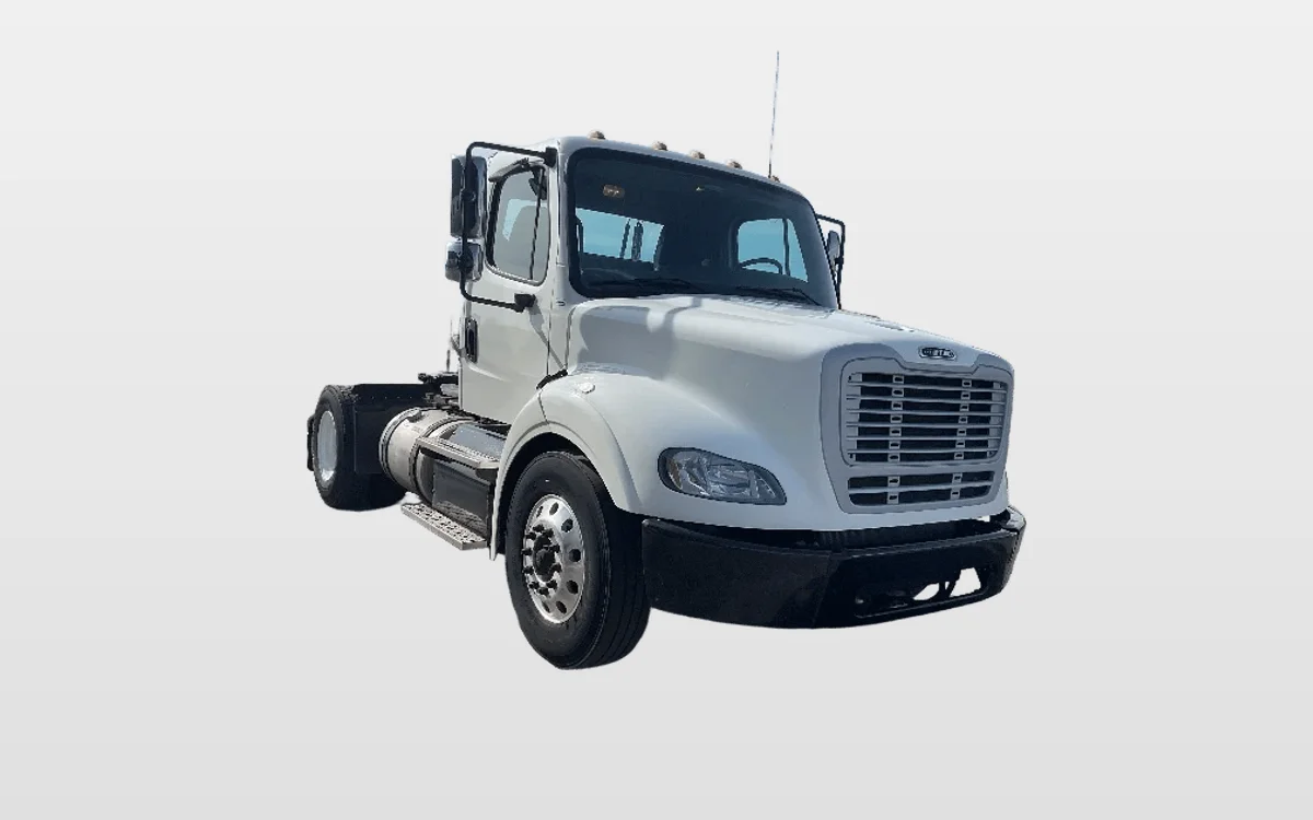 2017 Freightliner M2 112 - image 1