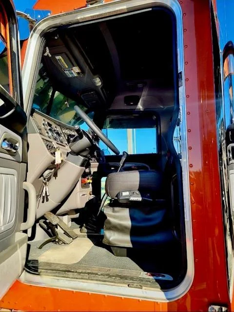 2022 Peterbilt 389 - image 20