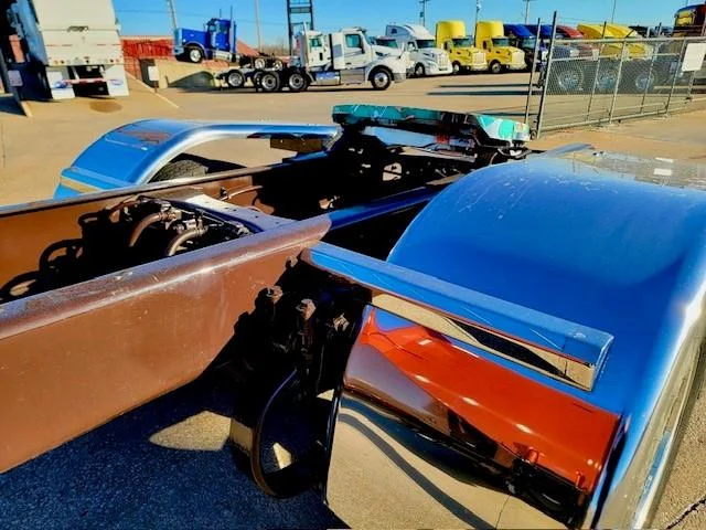 2022 Peterbilt 389 - image 16