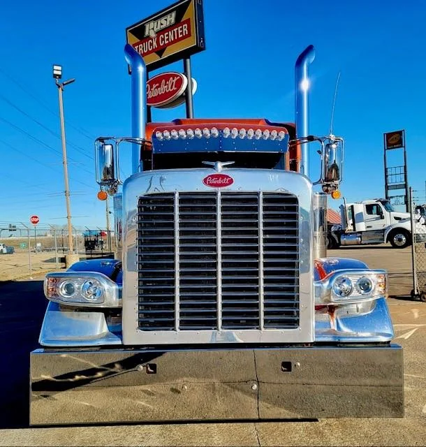 2022 Peterbilt 389 - image 15