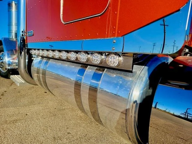 2022 Peterbilt 389 - image 18