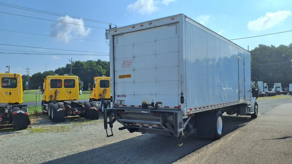 2019 Freightliner M2 106 in West Chester, OH — photo 4