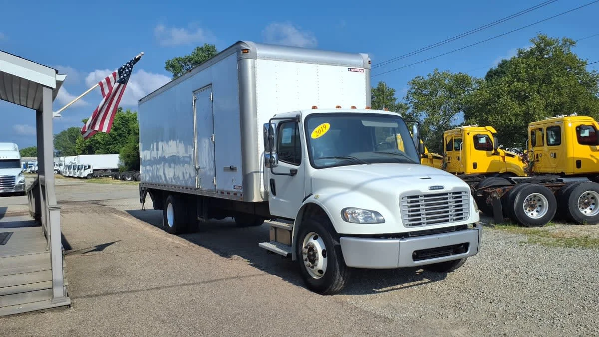 2019 Freightliner M2 106 in West Chester, OH — photo 3