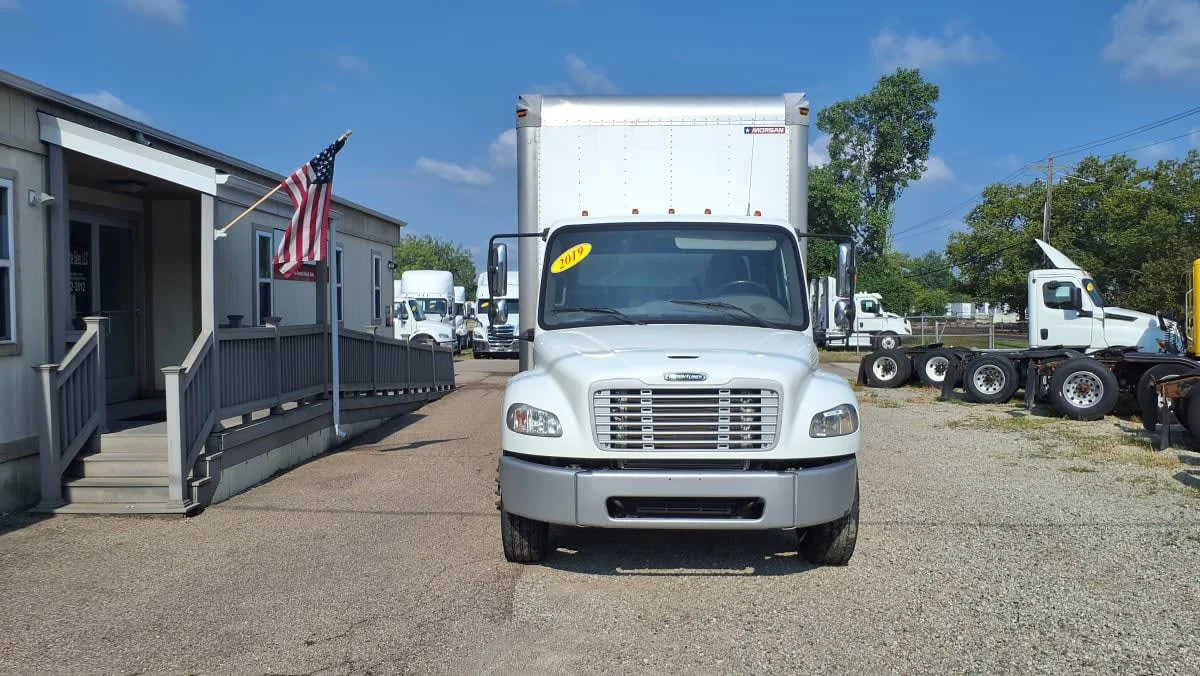 2019 Freightliner M2 106 in West Chester, OH — photo 2