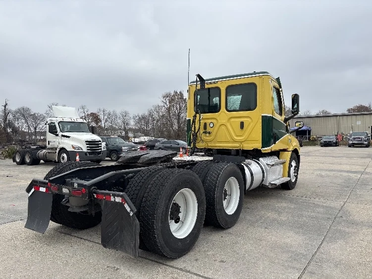2021 Freightliner Cascadia in Hammond, LA — photo 7