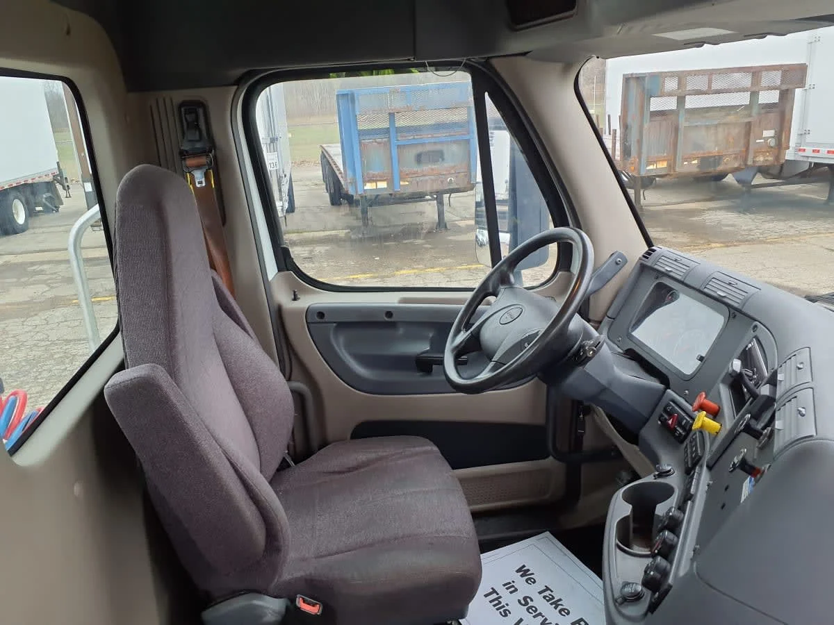 2019 Freightliner Cascadia in Wayland, MI — photo 7