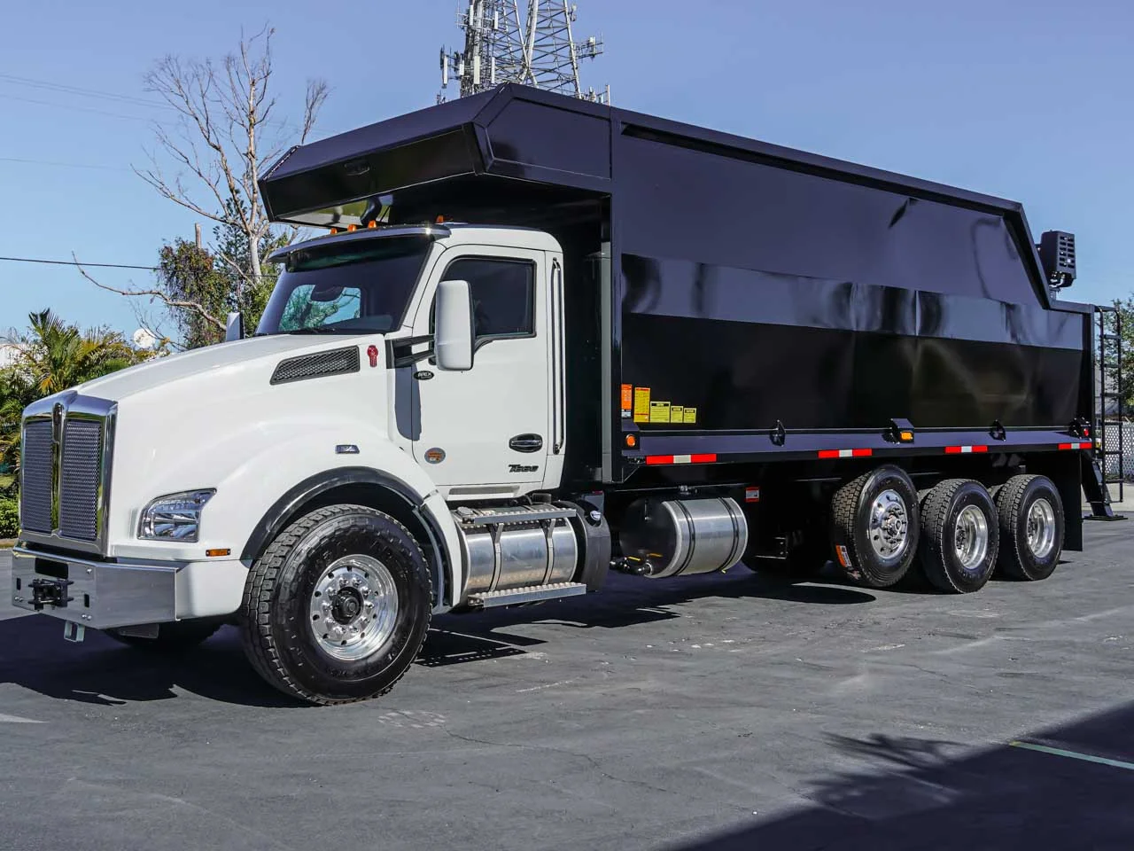 2025 Kenworth T880 — photo 2