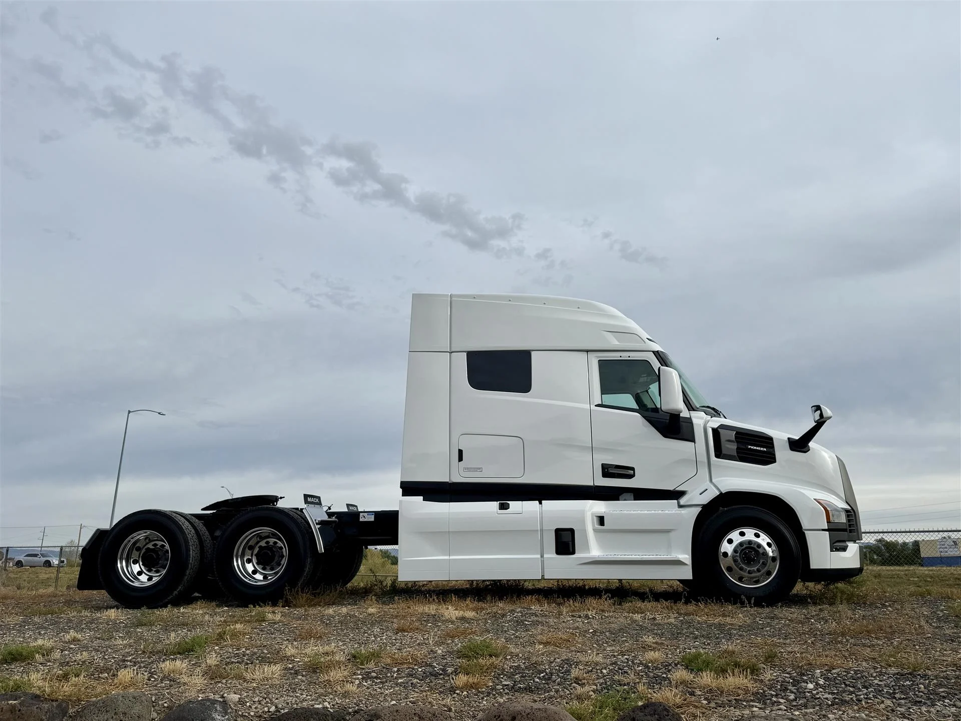 2026 Mack Pinnacle in Fruita, CO — photo 4