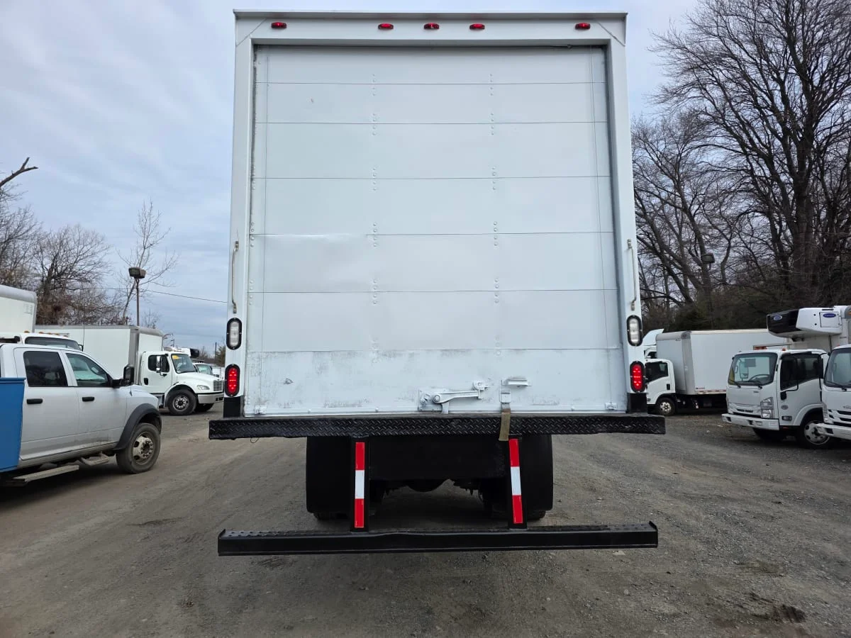 2016 Freightliner M2 106 - image 5