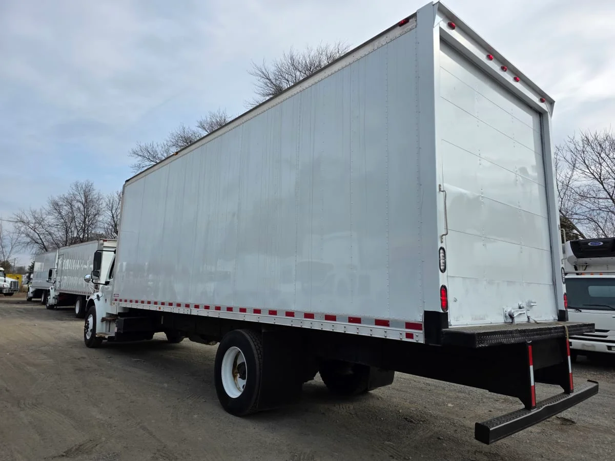 2016 Freightliner M2 106 - image 6