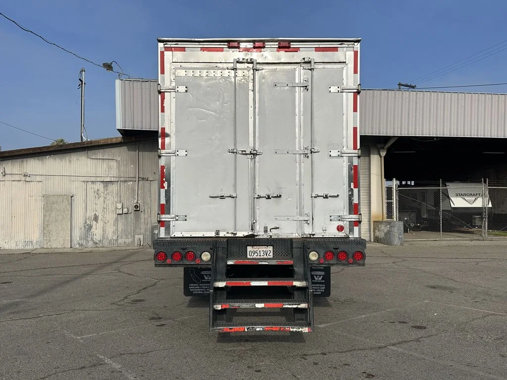 2020 Freightliner eM2 in Fresno, CA — photo 4