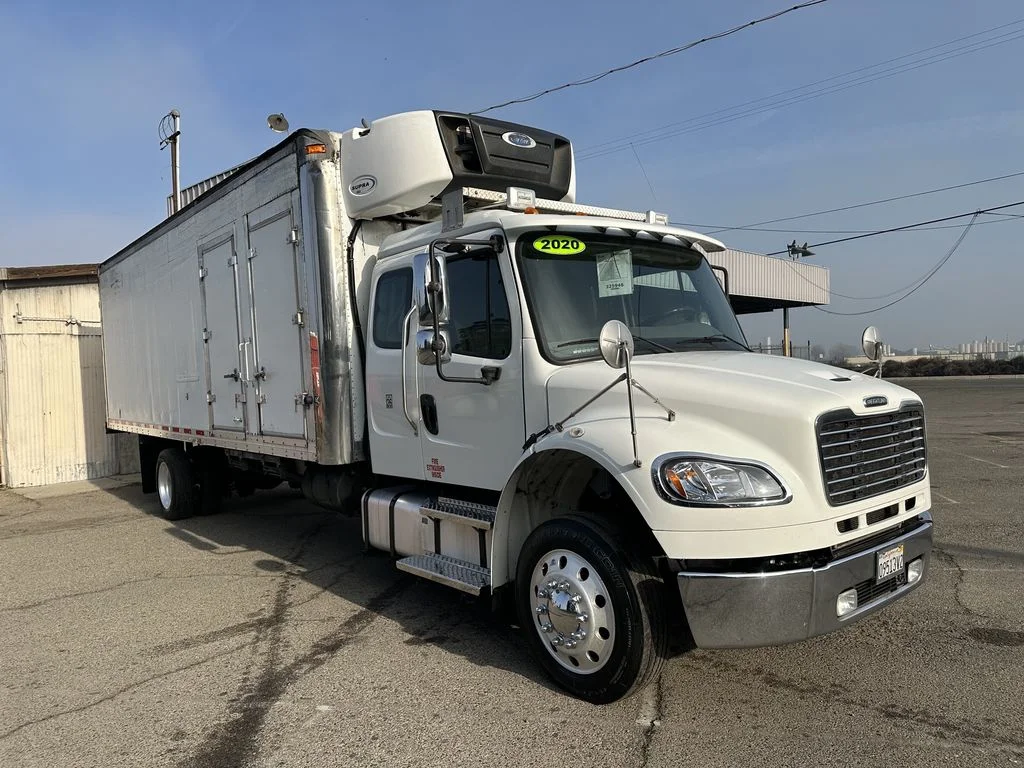 2020 Freightliner eM2 in Fresno, CA — photo 2