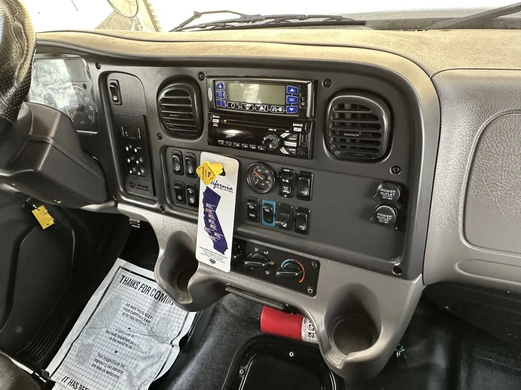 2020 Freightliner eM2 in Fresno, CA — photo 5