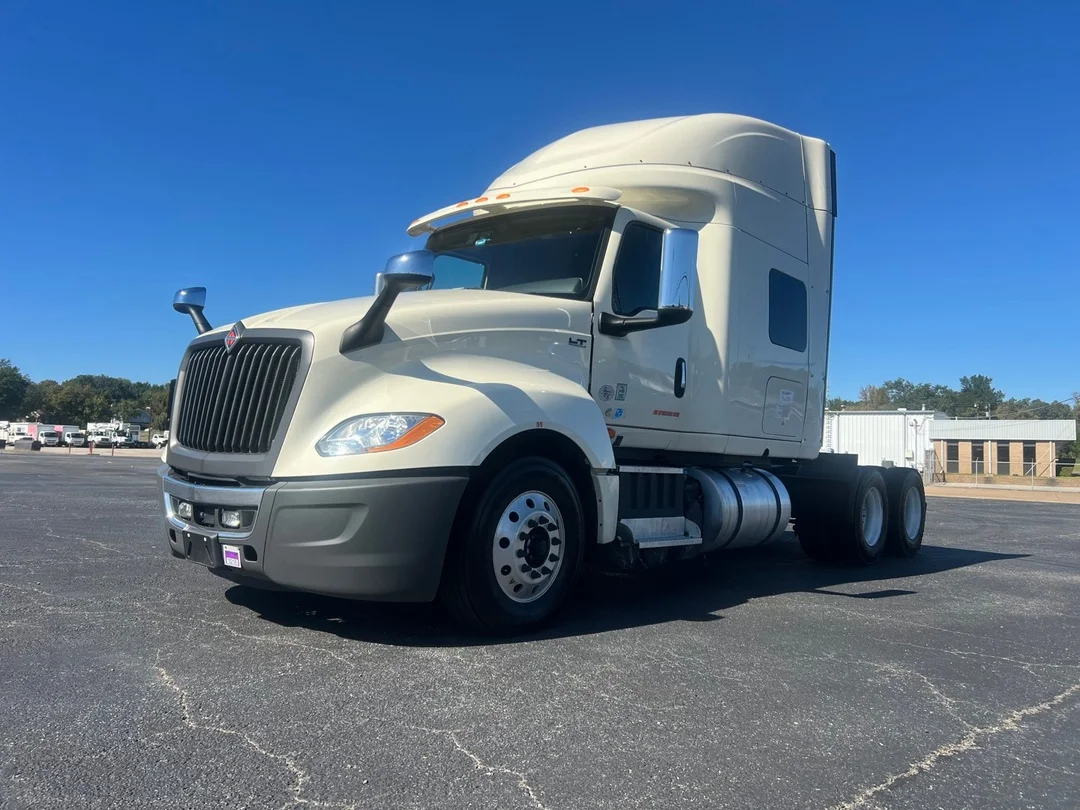2022 International LT in Tulsa, OK