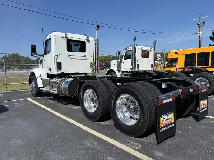 2027 Peterbilt 567 — photo 7