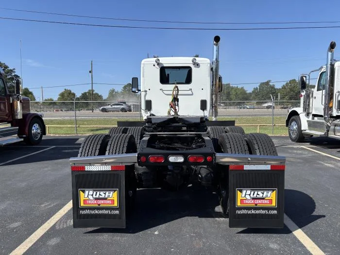 2027 Peterbilt 567 — photo 9