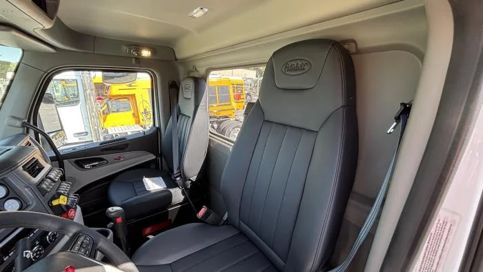 2027 Peterbilt 567 — photo 12