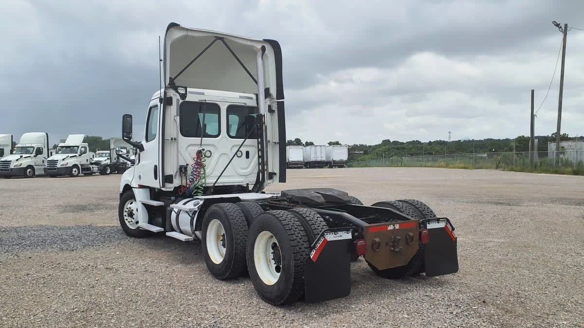2019 Freightliner Cascadia in Birmingham, AL — photo 6