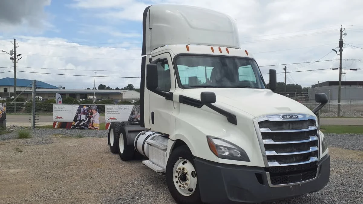 2019 Freightliner Cascadia in Birmingham, AL — photo 3