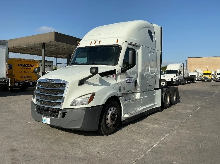 2021 Freightliner Cascadia in Garland, TX — photo 3