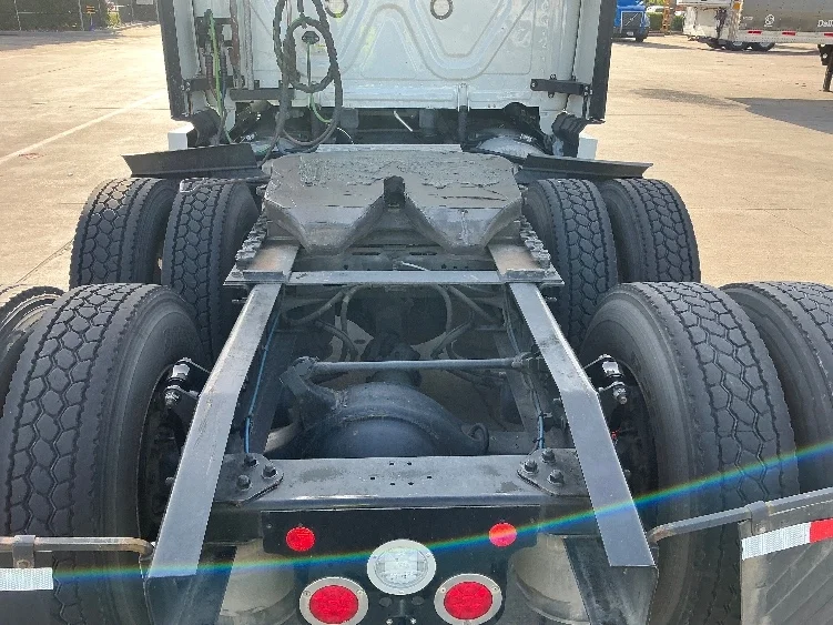 2021 Freightliner Cascadia in Garland, TX — photo 6