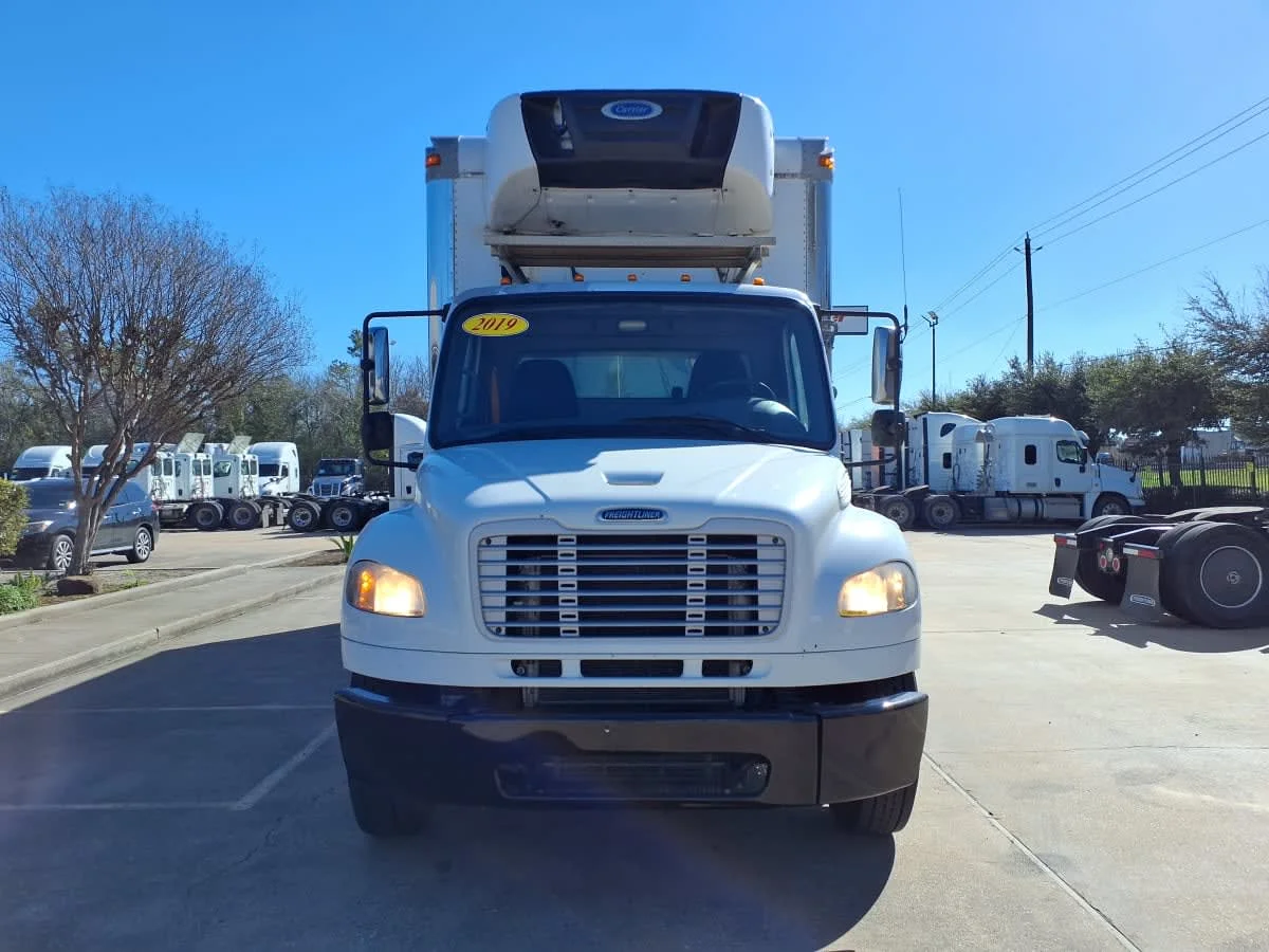 2019 Freightliner M2 106 - image 2