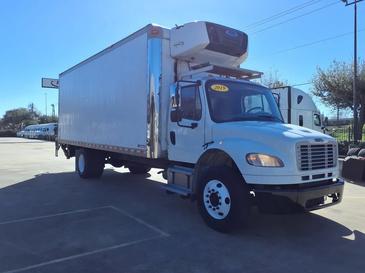 2019 Freightliner M2 106 - image 3