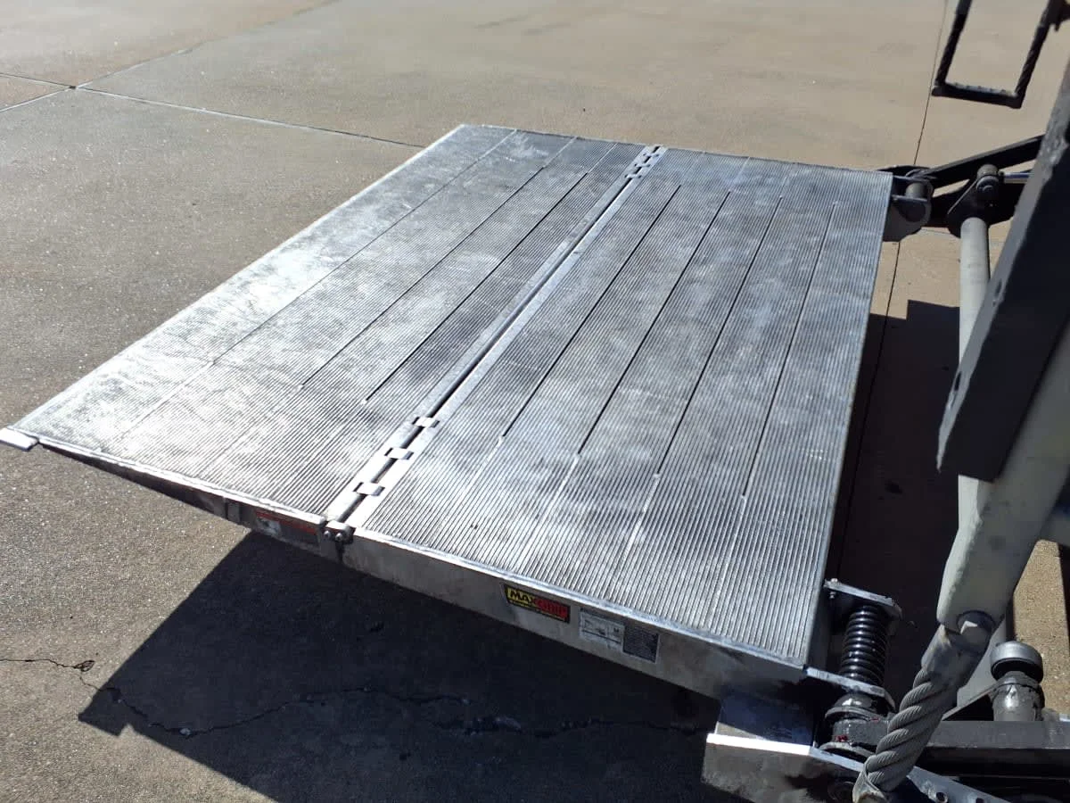 2019 Freightliner M2 106 - image 13