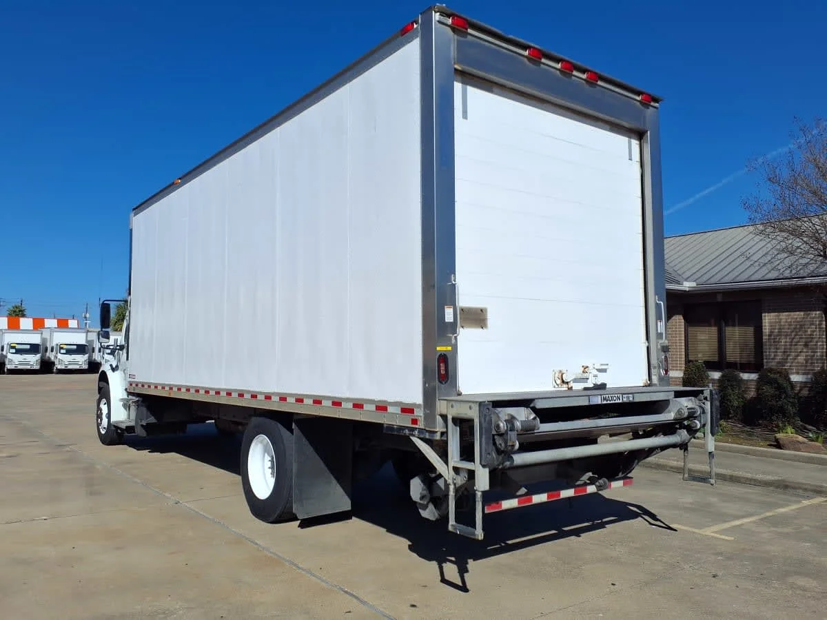 2019 Freightliner M2 106 - image 6