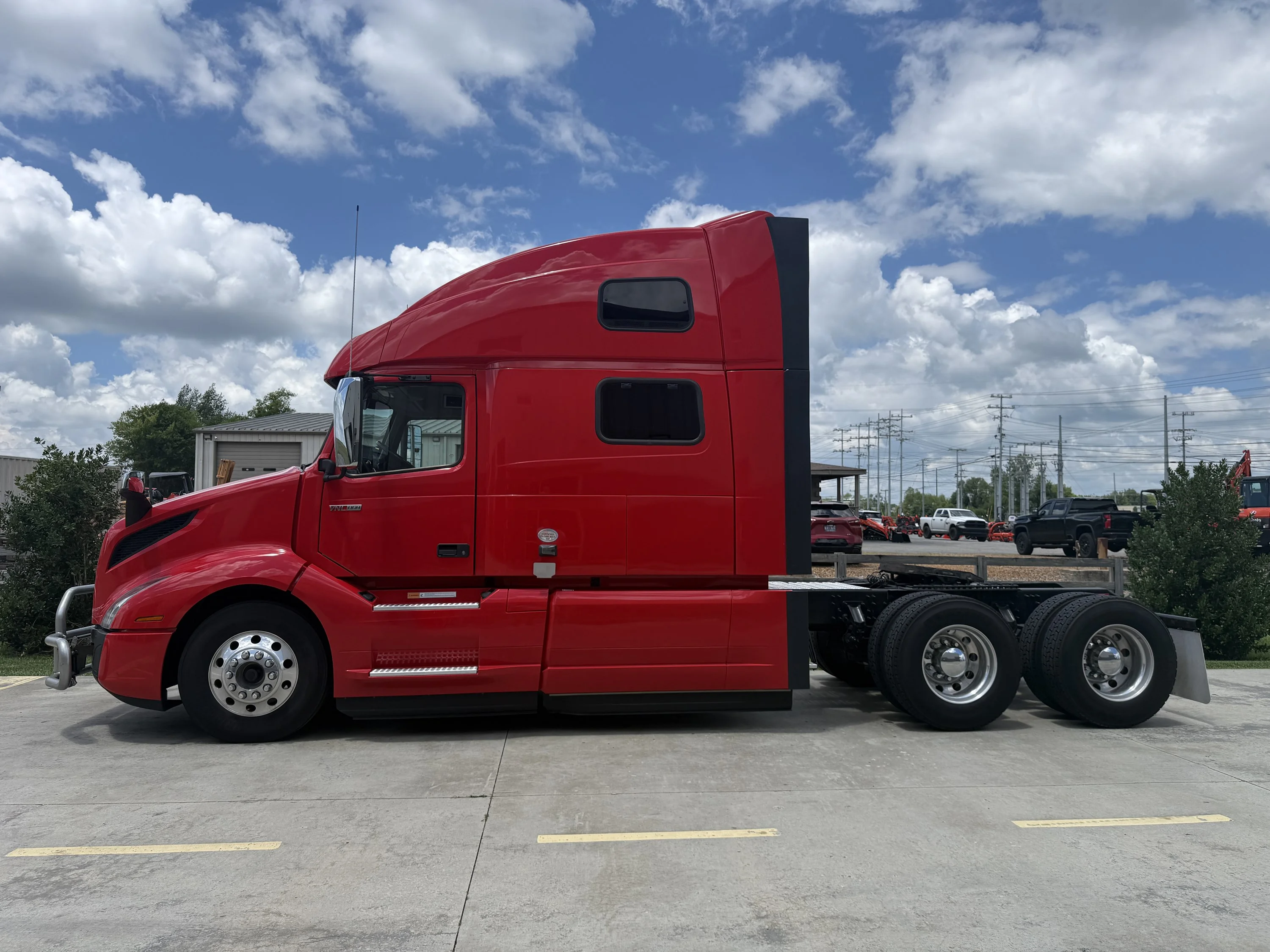 2024 Volvo VNL 860 in Clarksville, TN — photo 10