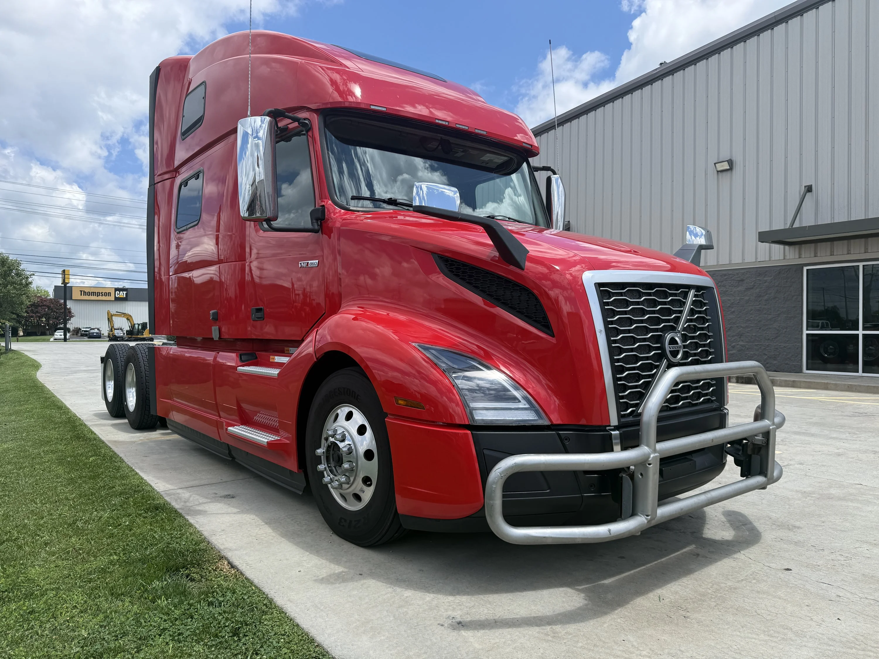 2024 Volvo VNL 860 in Clarksville, TN — photo 5