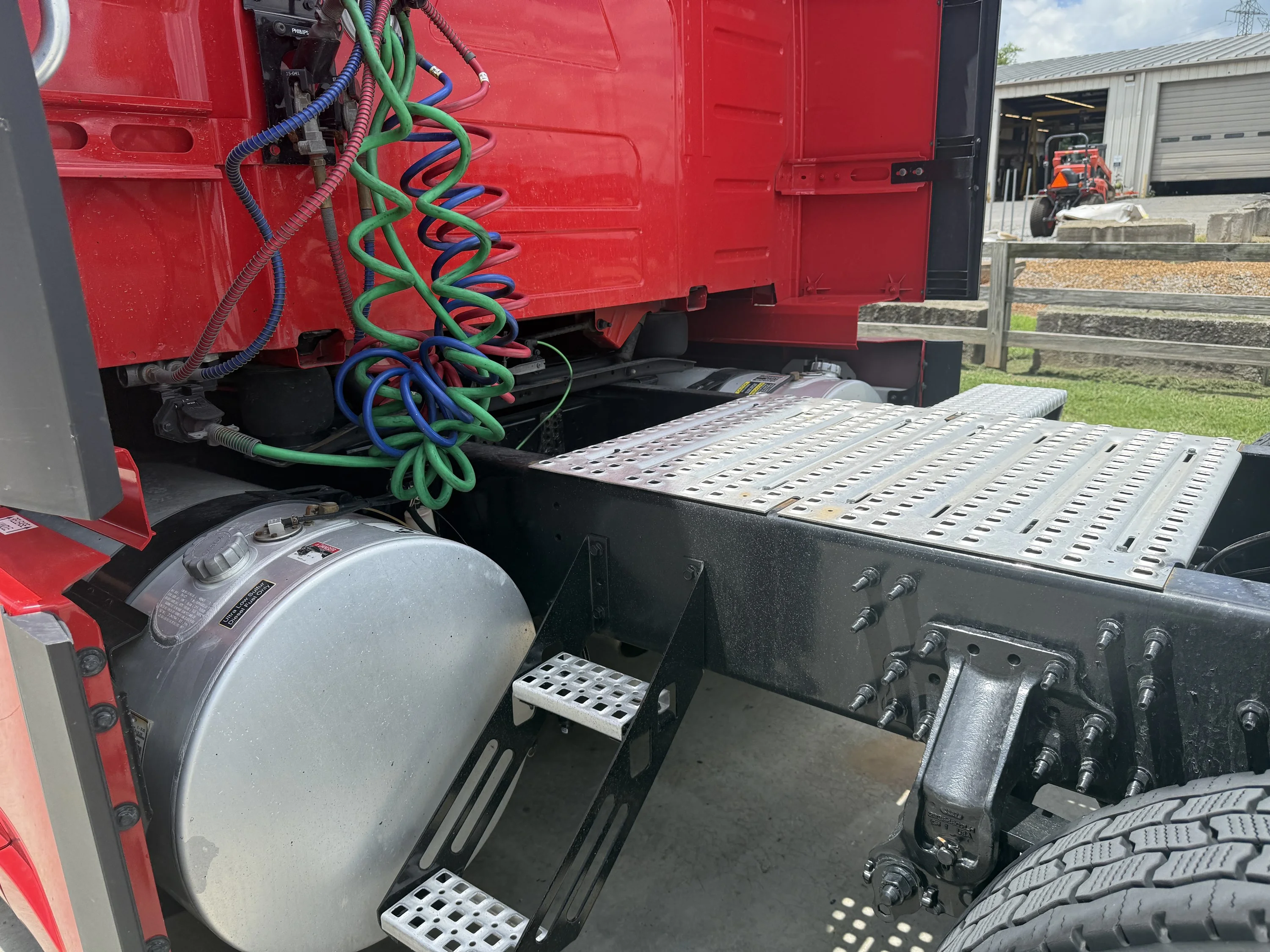 2024 Volvo VNL 860 in Clarksville, TN — photo 11