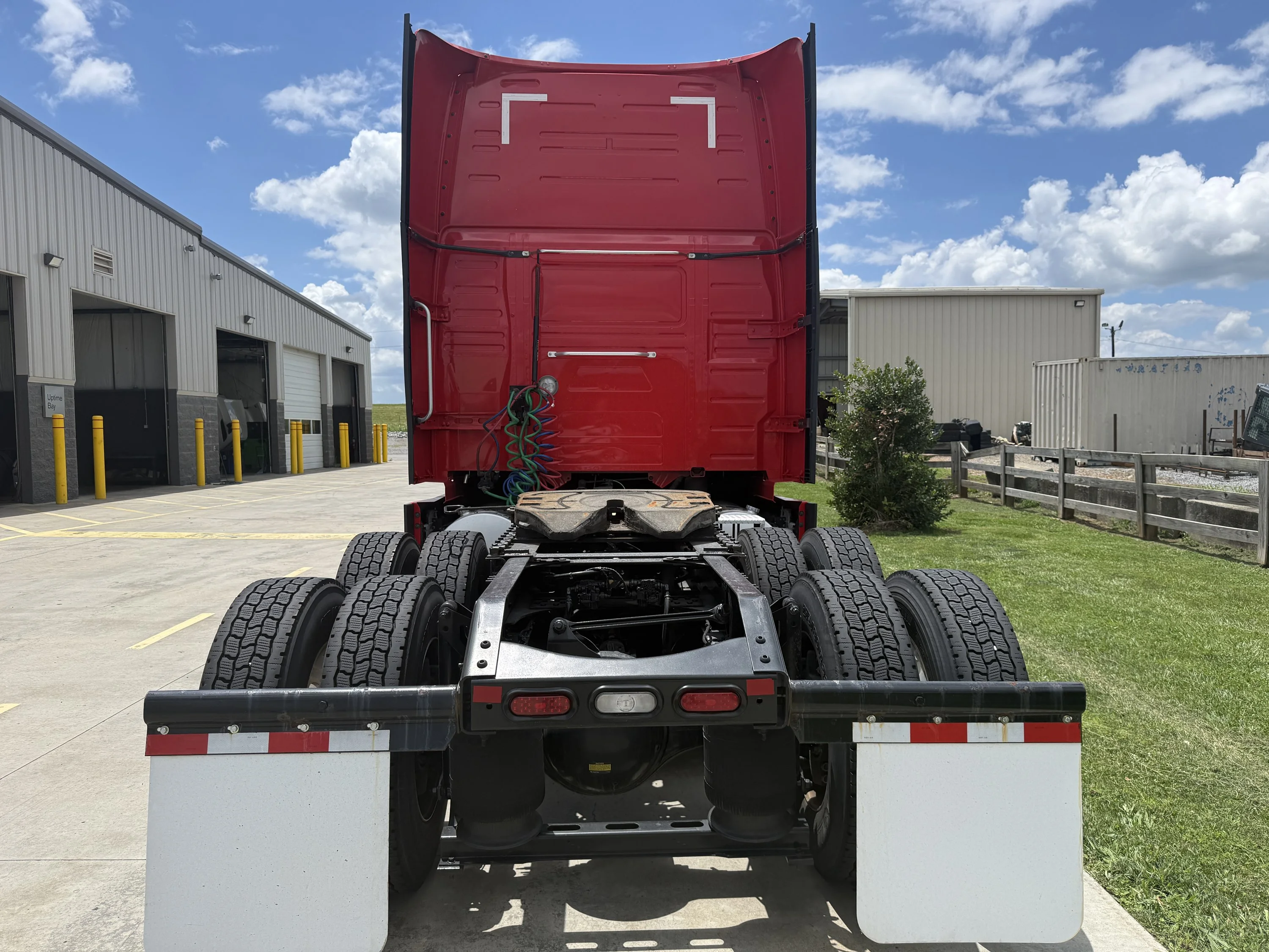 2024 Volvo VNL 860 in Clarksville, TN — photo 6