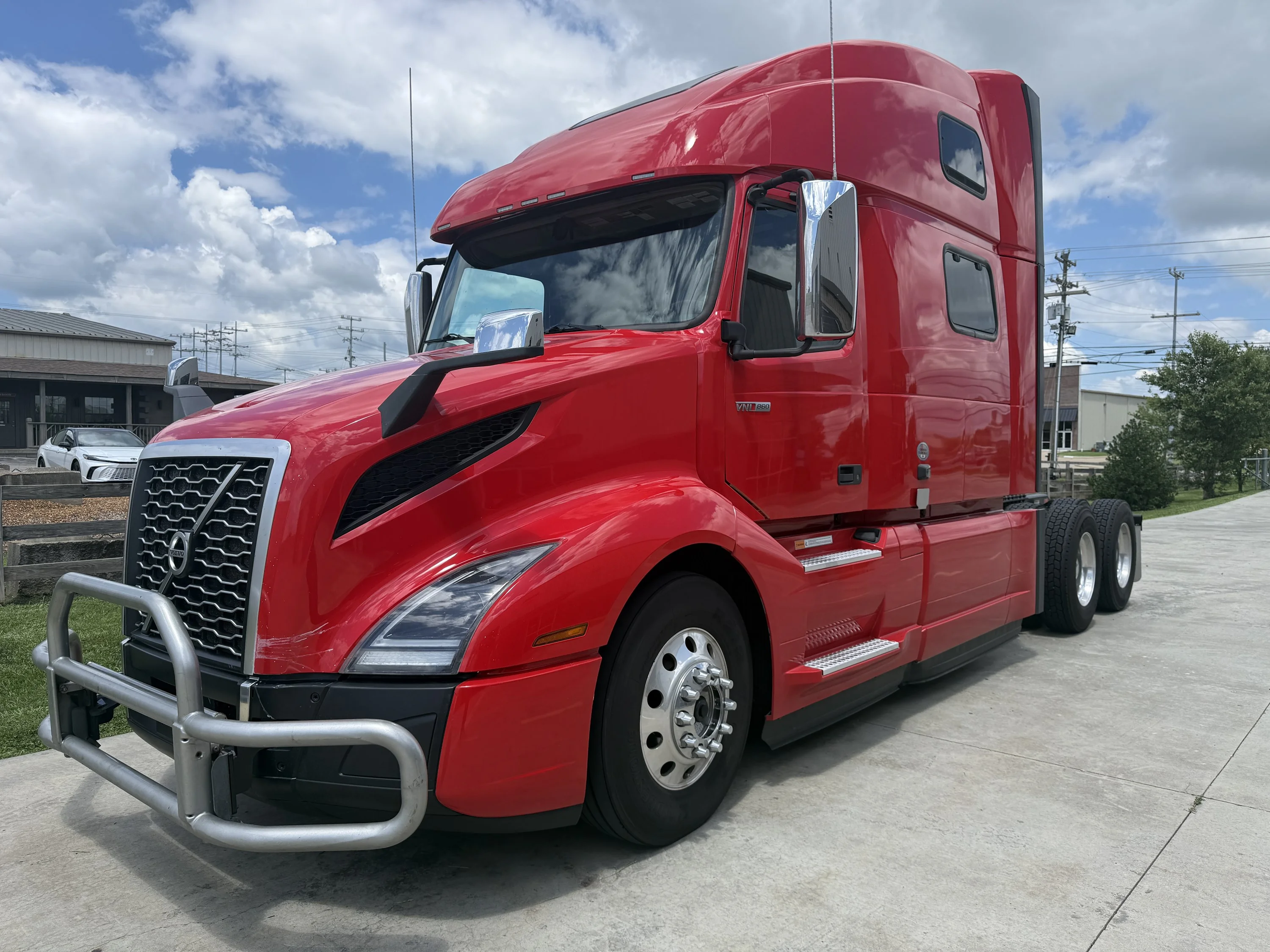2024 Volvo VNL 860 in Clarksville, TN — photo 3