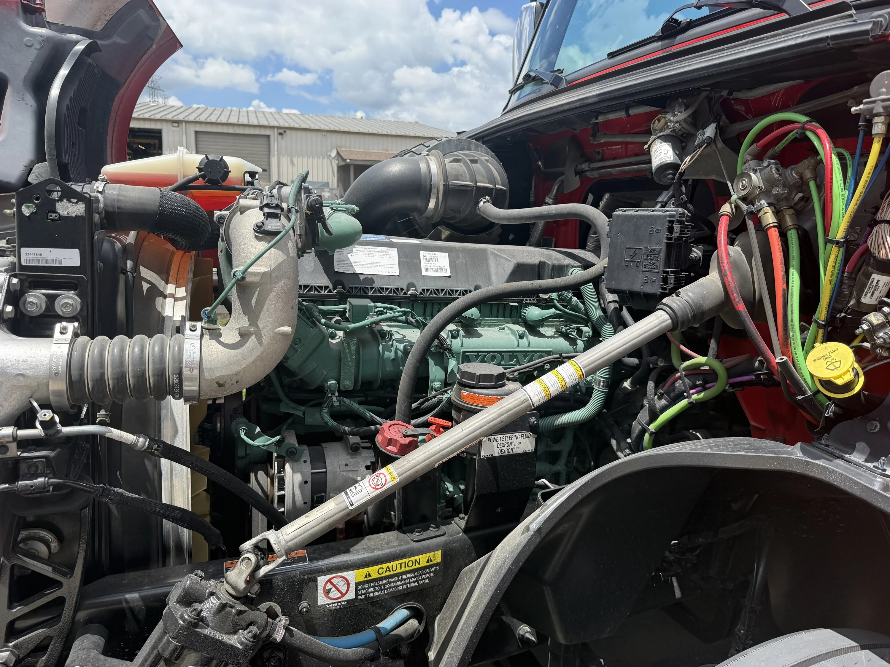 2024 Volvo VNL 860 in Clarksville, TN — photo 34